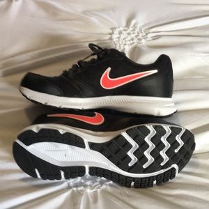Nike / Diwnshifter 6 walking gym shoes